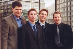Das Sedo-Gründerteam vor Millionärs-Kulisse. Tim Schumacher ist der zweite von rechts.